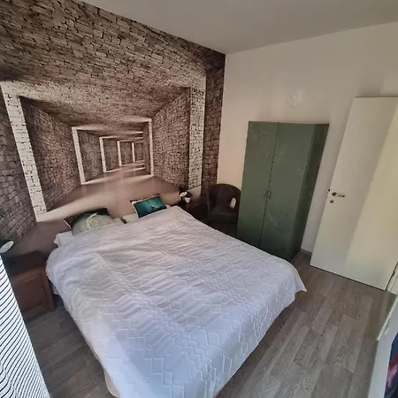 Artist Centro Storico * بيرودجا