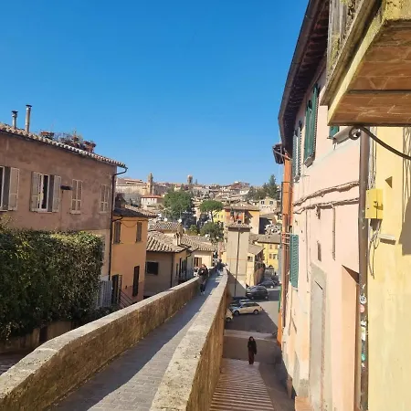 Artist Centro Storico شقة بيرودجا